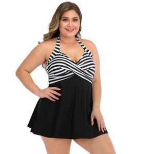 STUNNING NEW STRIPED SKIRT ONE PIECE BOY SHORT BATHING SUIT